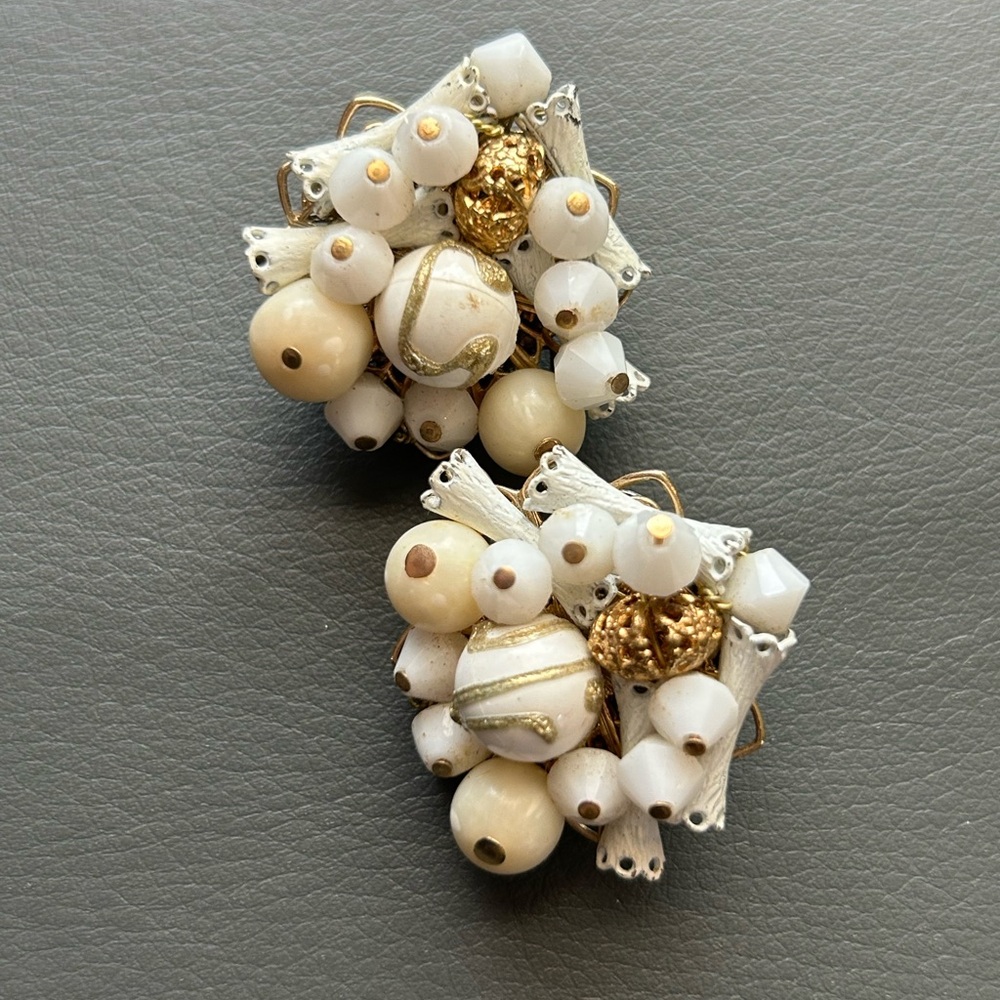Vintage Alice Caviness White & Ivory Color Resin Clip On Marked 1”